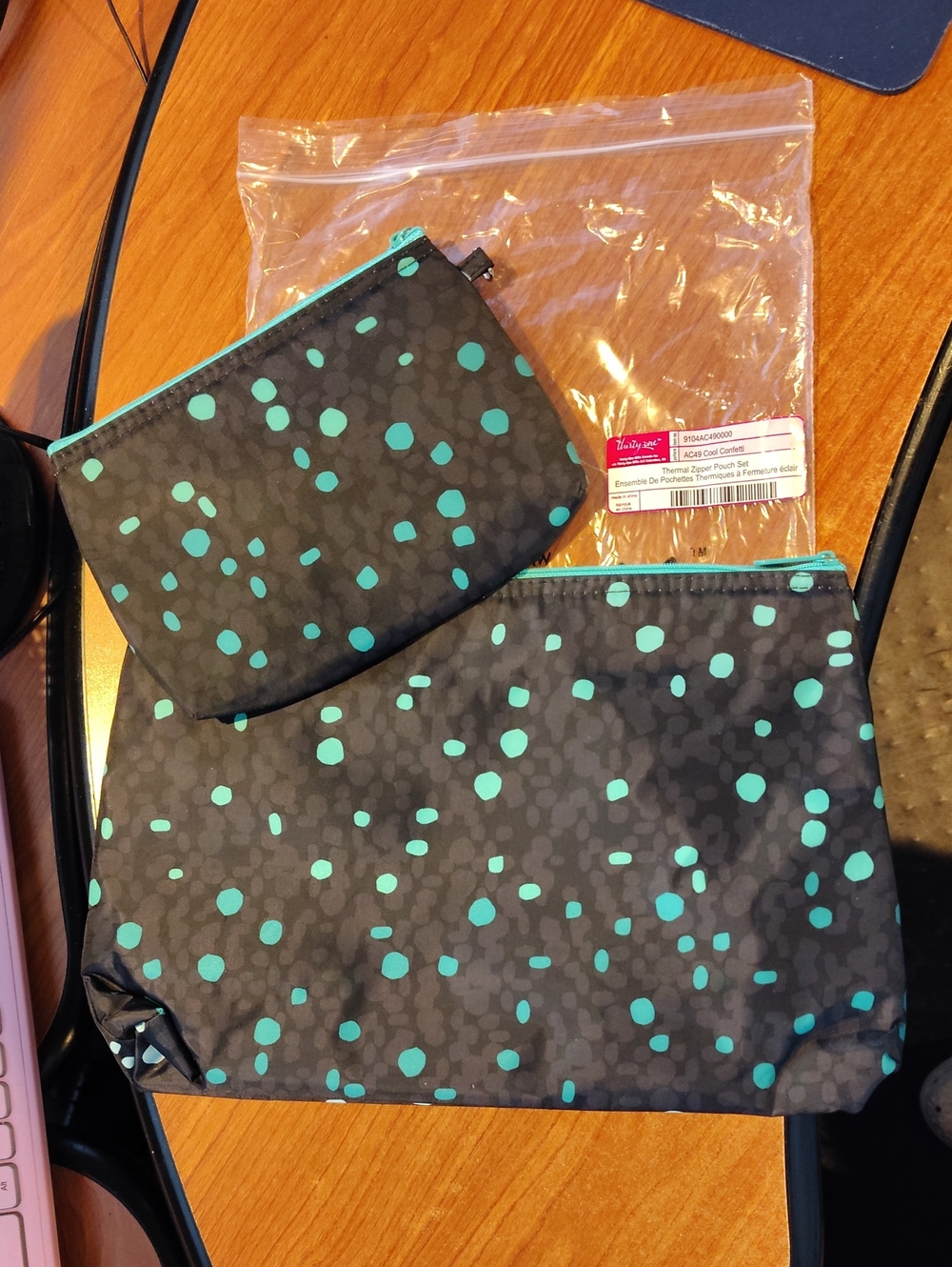 31 Gifts Thermal Zipper Pouch Set In Cool Confetti